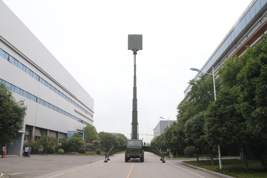 Radar multifonctionnel à moyenne et basse altitude en bande C YLC-12